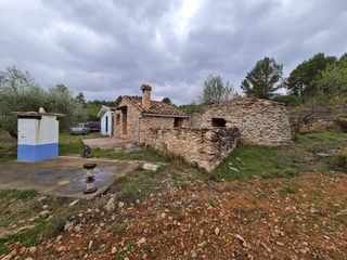 Casale in Atzeneta del Maestrat. Masia con terreno