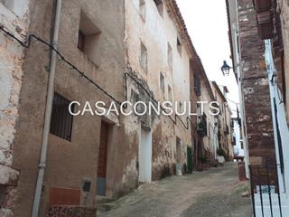 Masia a Vilafamés. Casa para reformar en el centro histórico de vilafamés