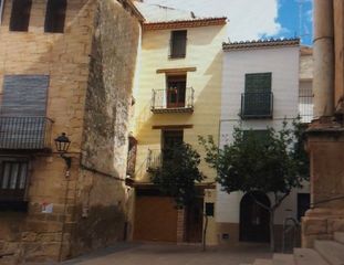 Casa en Cabanes. Casa con 4 habitaciones amueblada con parking