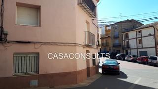 Casa a Useres (les). Casa reformada