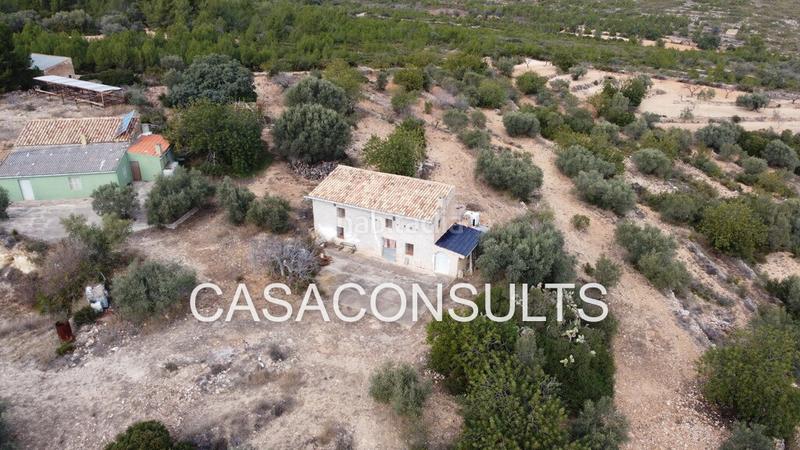 Foto fa3d7a38-cff9-4149-9e36-843d2a4e6136. Masía 2 masias solitarias y semireformadas en Useres (les)