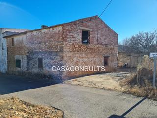 Xalet a Vall d´Alba. Masia adosada para reformar