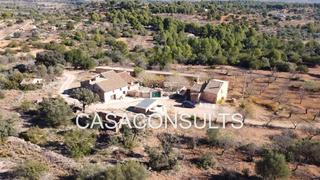 Masia a Useres (les). Dos bonitas masias en useres