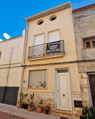Masia a Carrer dels desemparats 27. Casa con encanto en el centro del pueblo