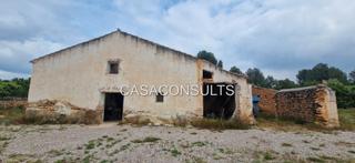 Masia  N/a. Masía con terreno en el término de useras