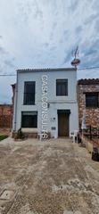 Masia a Camí reial del frontó a la bassa del surco 11. Masía reformada en pou encalvo