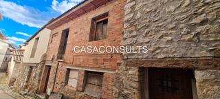 Casa  Calle medio 9. Casa en el centro del pueblo con terraza