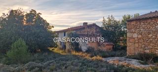 Bauernhof in Atzeneta del Maestrat. Conjunto de masías de piedra a la venta