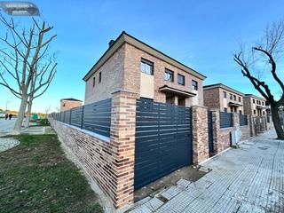 Casa aparellada en La Dehesa - El Pinar. Ii fase el mirador del pinar