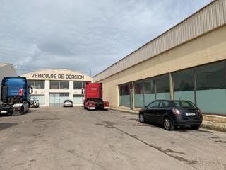 Nau industrial a Buñol. Naves