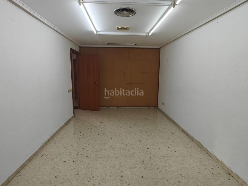 Foto 9470a3f2-1a20-449b-956f-87ef94b9d9a4. Lloguer local comercial a Buñol