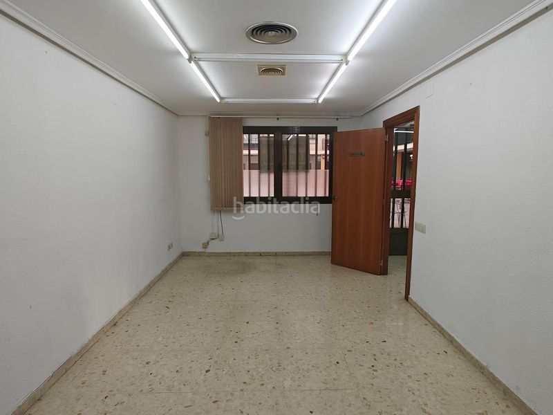 Foto ea8d023d-cb2f-4356-b3b0-b6fba0bf7e3d. Lloguer local comercial a Buñol