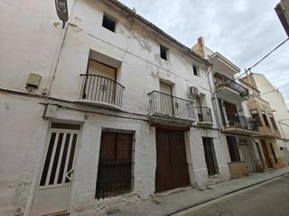 Casa  Calle colon. Amplia casa de pueblo