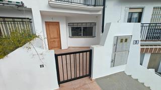 Casa adossada a Buñol. Adosado en buñol