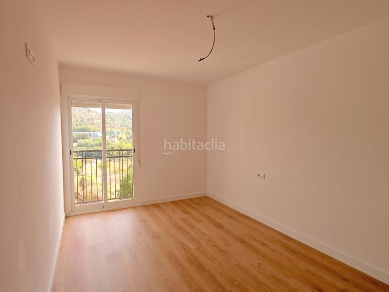 Foto c6ff3430-68e5-452a-bf13-6dfba8d179cd. Casa adosada adosado en Buñol