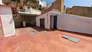 Casa a Calle gravina 3. Casa unifamiliar en buñol, zona del castillo