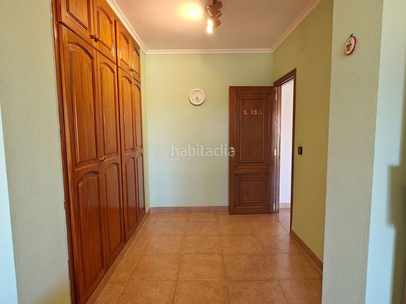 Foto f3142616-d51c-4e16-956d-850a97c6c2f6. Casa amb calefacció aparcament a Buñol