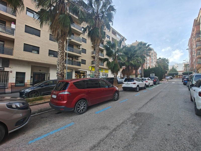 Foto dbea262f-86a8-4bc0-9948-cf9a24bd8128. Lloguer local comercial a Buñol