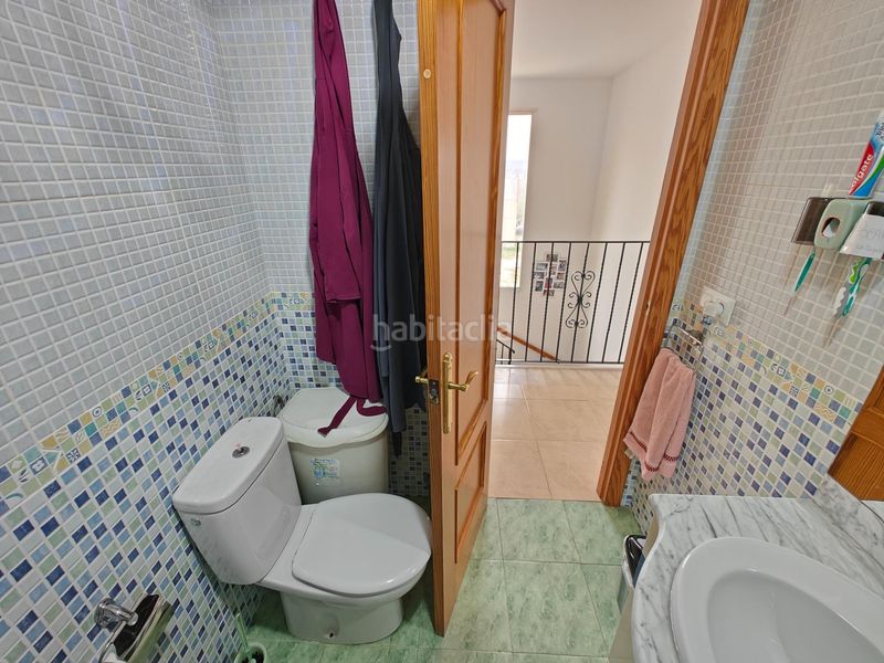 Foto 27f994ed-b8ac-4f0d-bed9-0f3304bb3dfe. Casa adossada a calle deportes 11 a Macastre