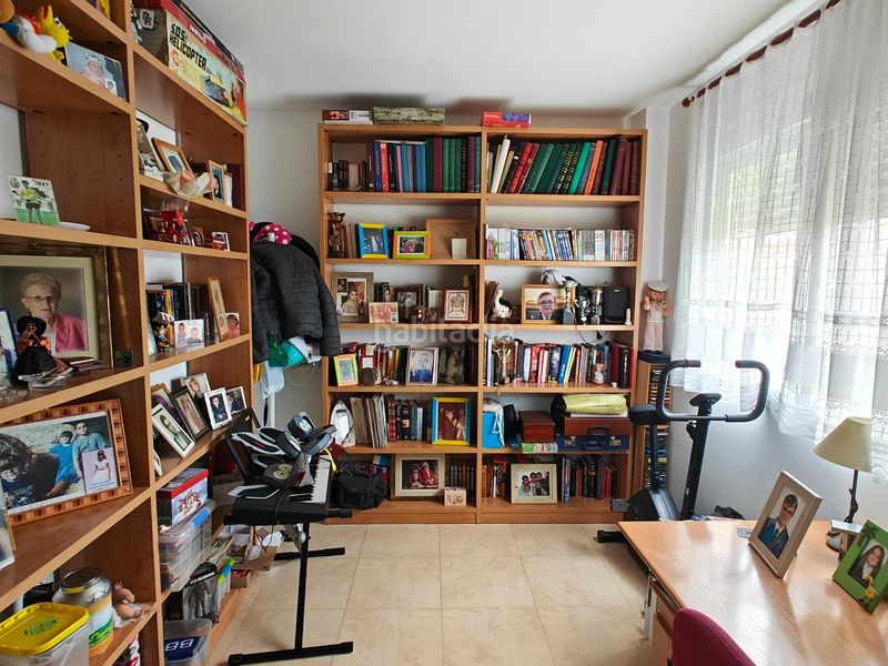 Foto 717a1bc2-270e-44aa-8fb6-155bff562061. Casa adossada a calle deportes 11 a Macastre