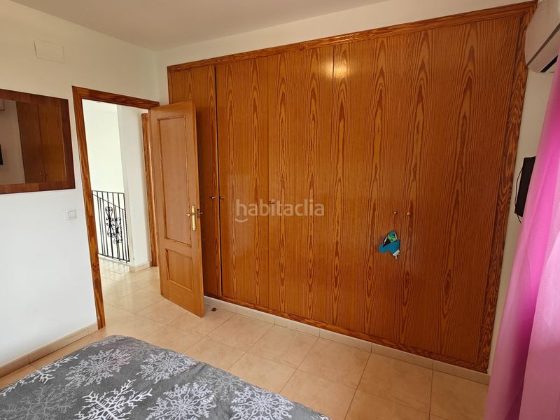 Foto b232399a-d544-4bee-b8e4-61be8a3d7fe9. Casa adossada a calle deportes 11 a Macastre