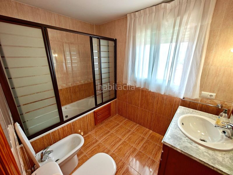 Foto 58a0a7b2-ac79-4f25-a34d-ff13d160c244. Casa adossada a maciz el 33 a Yátova
