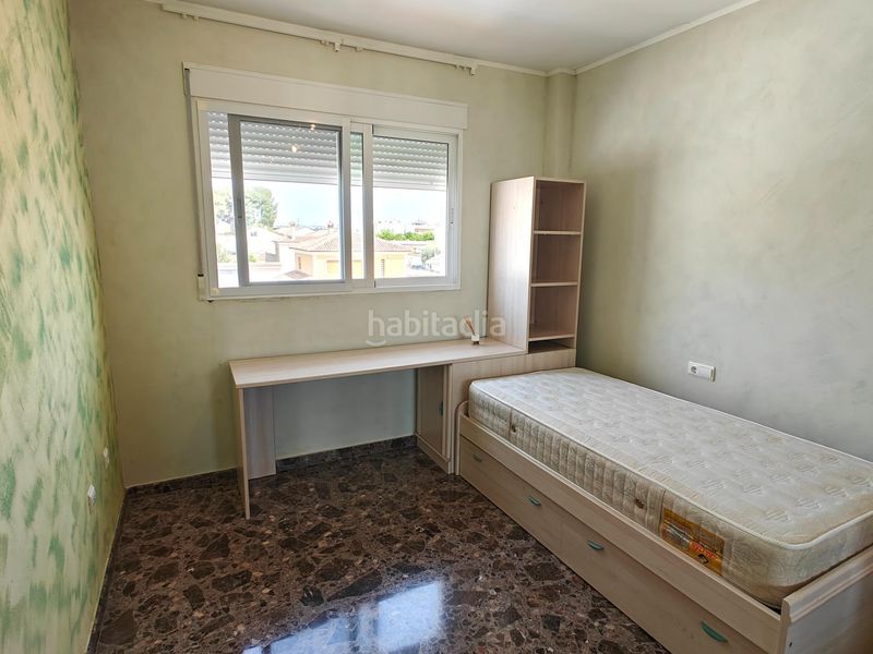 Foto 759b2fe4-965b-4b2c-a05f-4942f69e3361. Casa adossada a maciz el 33 a Yátova