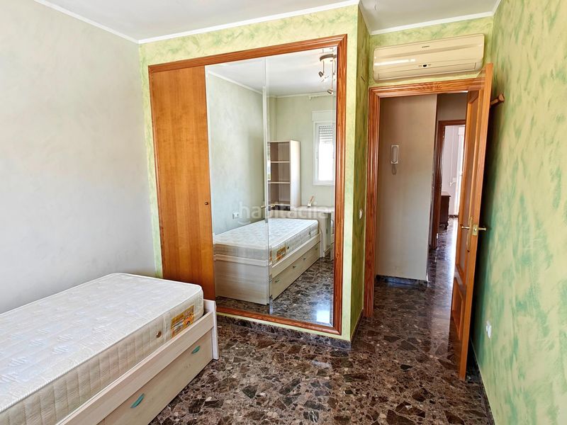 Foto a2650dd7-9a39-4fe5-8496-fbdef068de82. Casa adossada a maciz el 33 a Yátova