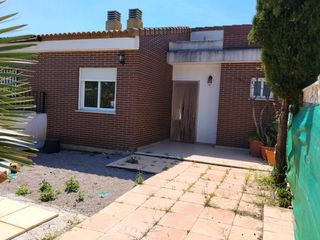 Casa a schiera in Alborache. Adosado