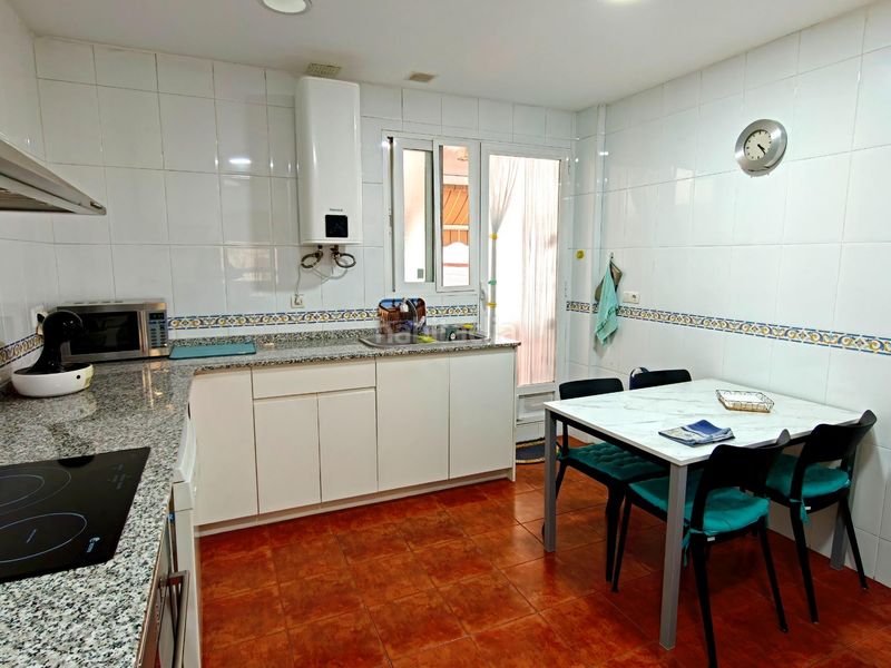 Foto 94c9a727-2e88-4763-a31c-640c84a11250. Casa adossada a cruz roja 7 a Buñol