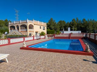 Chalet in Buñol. Chalet en buñol