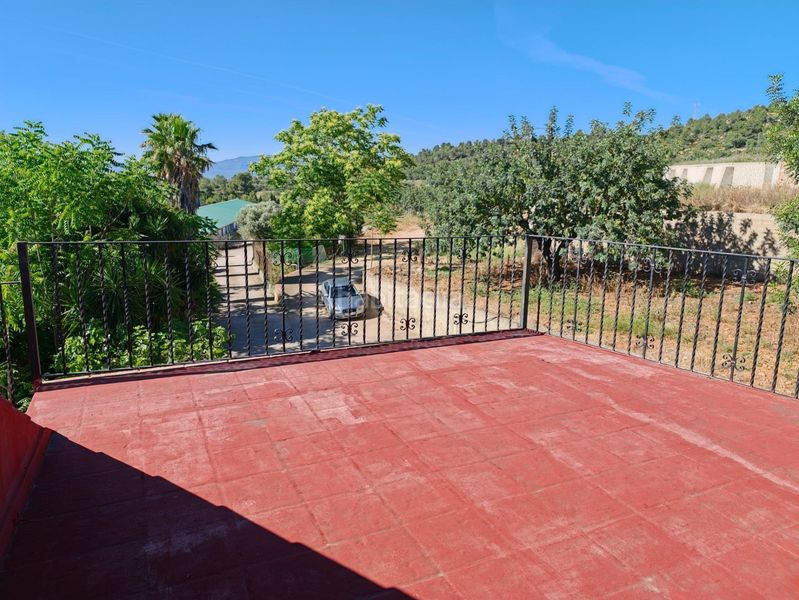 Foto c4a40999-0d26-4884-9550-58e50d2daa62. Chalet  en Buñol