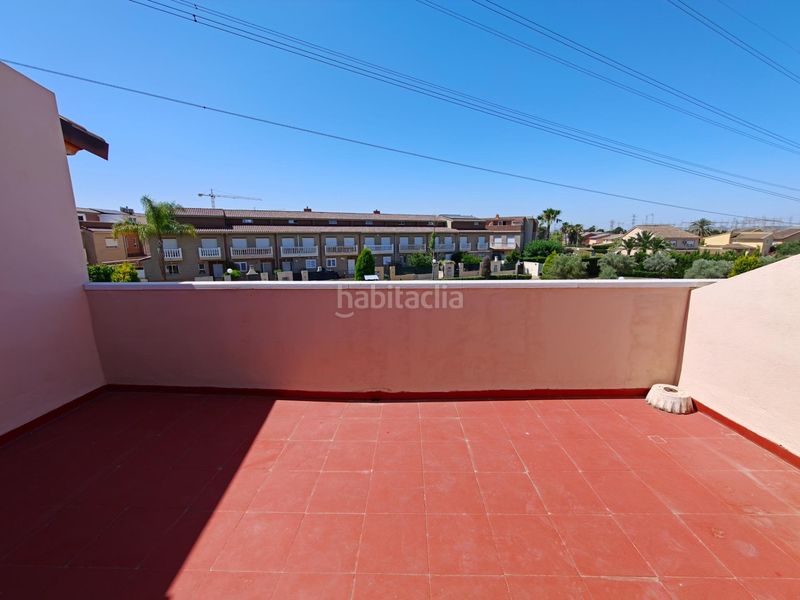 Foto 762696f5-8ba3-4b99-9220-117f151e3a57. Casa adossada amb calefacció aparcament piscina a San Antonio de Benagéber