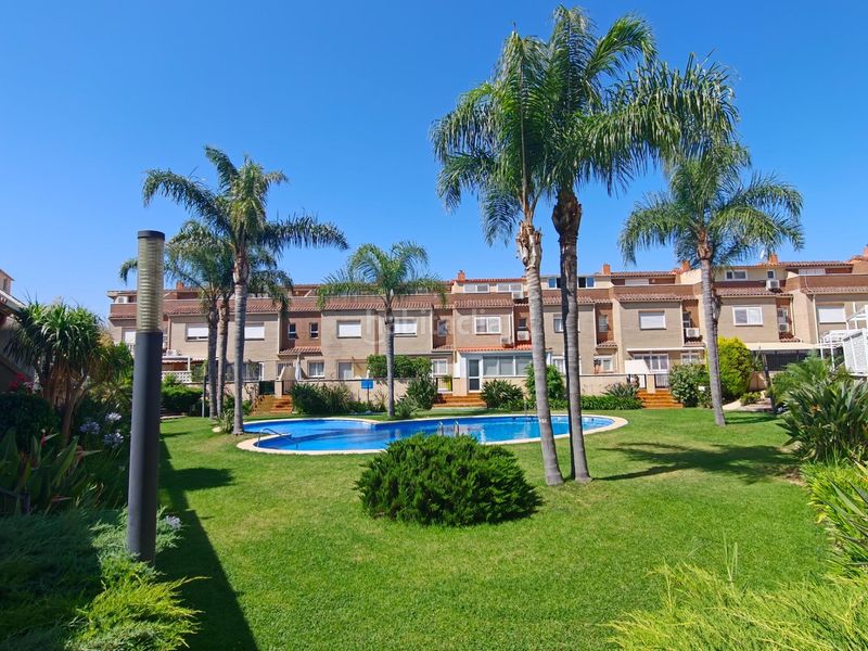 Foto 9b5cc242-e3cc-471b-98f2-971f3bd8c0da. Casa adossada amb calefacció aparcament piscina a San Antonio de Benagéber