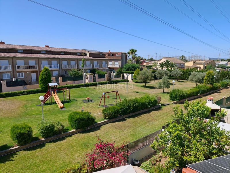 Foto a6e3d658-6ee0-41bf-811a-cb36dae589f7. Casa adossada amb calefacció aparcament piscina a San Antonio de Benagéber