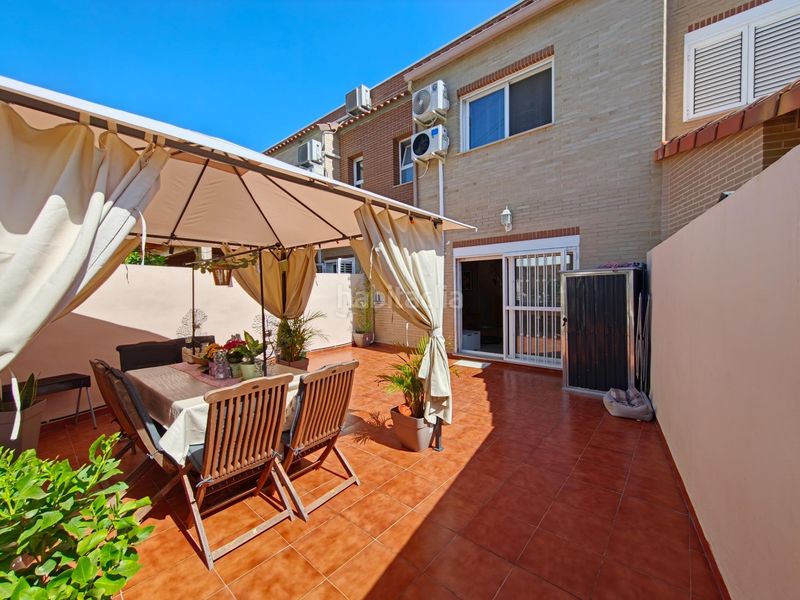 Foto ddebf91d-97a8-499e-a384-866e6fc6520e. Casa adossada amb calefacció aparcament piscina a San Antonio de Benagéber