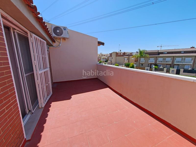 Foto e9b5a5ab-614c-403f-b212-4c9f20021d9d. Casa adossada amb calefacció aparcament piscina a San Antonio de Benagéber