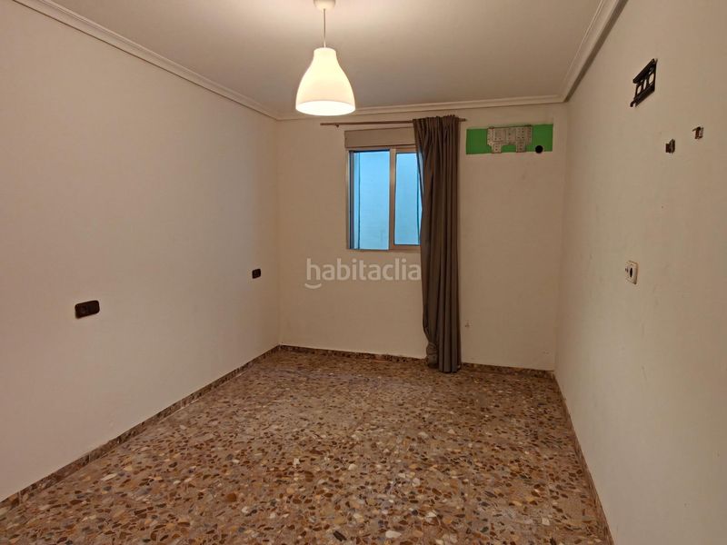 Foto c32f04de-12fb-4e8c-906b-ddbabf720d88. Casa amb aparcament a Yátova