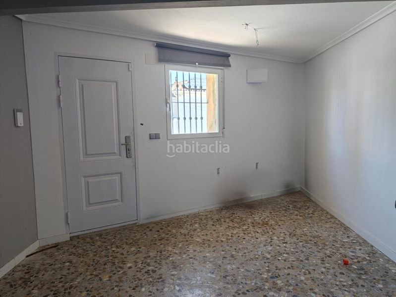 Foto edf085f7-8f86-414a-b5e6-812c5f34a060. Casa amb aparcament a Yátova