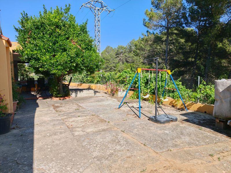 Foto 49f5c5e6-04f8-46ee-9ee3-2a928a68d32e. Xalet amb piscina a Yátova