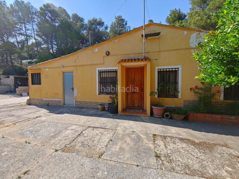 Foto ac1463f0-cc60-44d4-ac42-6e135a9fed8e. Xalet amb piscina a Yátova