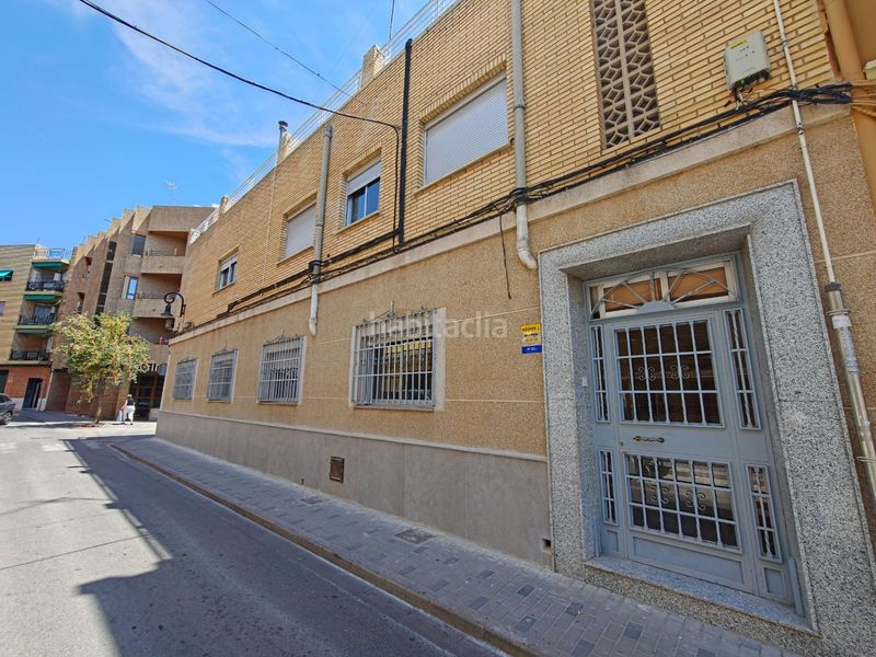 Foto f089bd14-3d30-4ca3-88bc-69f600b6d23d. Casa a sant vicent 9 a Aldaia