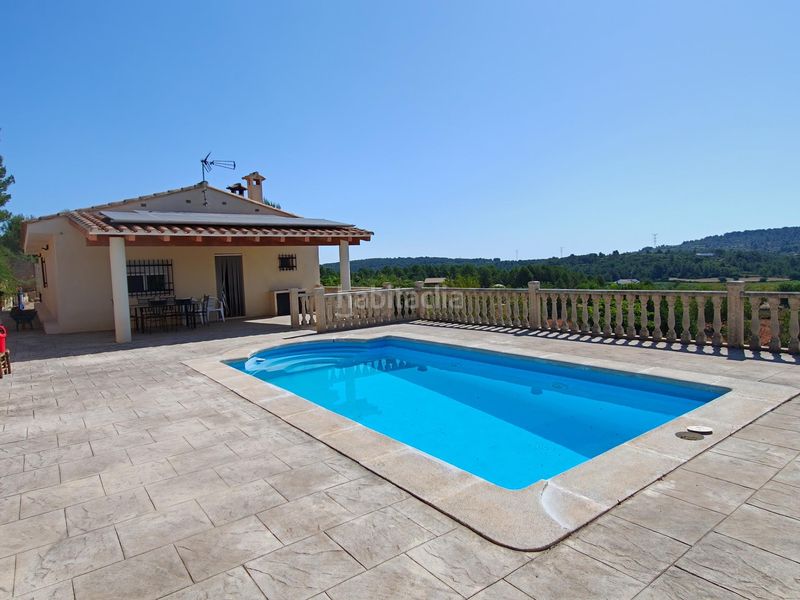 Foto aab50f82-ffba-492c-a224-3e56559582d3. Xalet amb piscina a Buñol