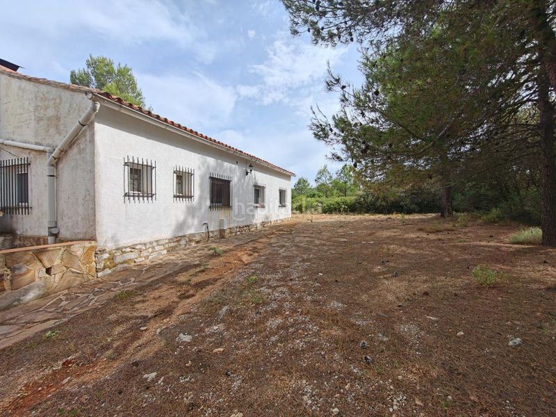 Foto d47715b7-b883-45cf-b311-2af952c2829f. Chalet in numero 25 74 in Buñol
