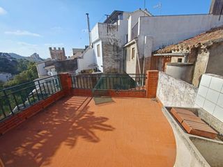 Casa in Buñol. Casa de pueblo para reformar