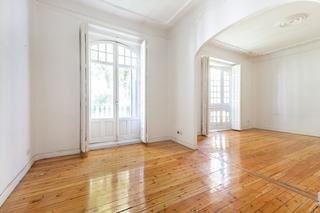 Piso en Almagro. Maravillosa vivienda con vistas despejadas en el mejor distrito
