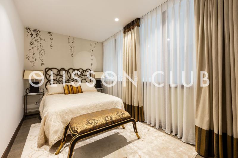 Foto 2f9f9981-bf4a-462f-9c61-64d3736b8474. Piso maravilloso dúplex reformado con excelentes calidades, a pocos metros del parque el retiro. en Madrid