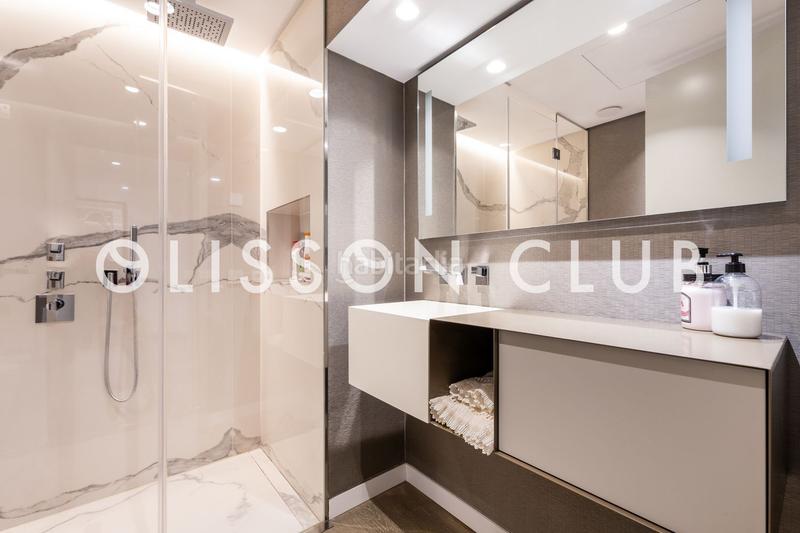 Foto 6f466665-2029-4aa6-b4f9-2c3663d86f38. Piso maravilloso dúplex reformado con excelentes calidades, a pocos metros del parque el retiro. en Madrid