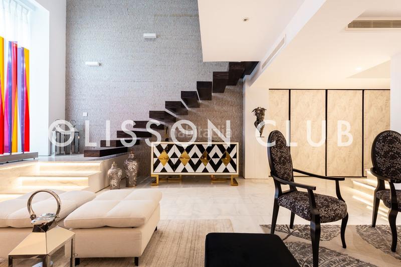 Foto 8189d2f5-75b6-4304-8e23-f30c3cbb2519. Piso maravilloso dúplex reformado con excelentes calidades, a pocos metros del parque el retiro. en Madrid