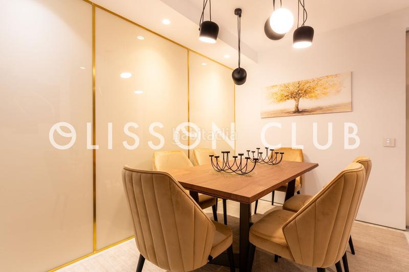 Foto 986f7b8f-3931-49b2-b5bb-6c18687721fe. Piso maravilloso dúplex reformado con excelentes calidades, a pocos metros del parque el retiro. en Madrid